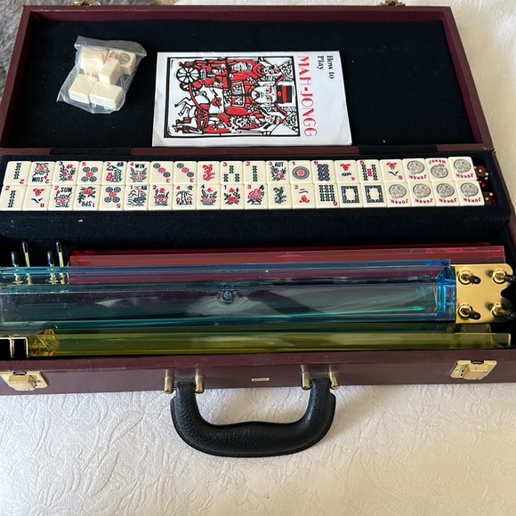 Mah-Jongg set with case. - Picture 6 of 12